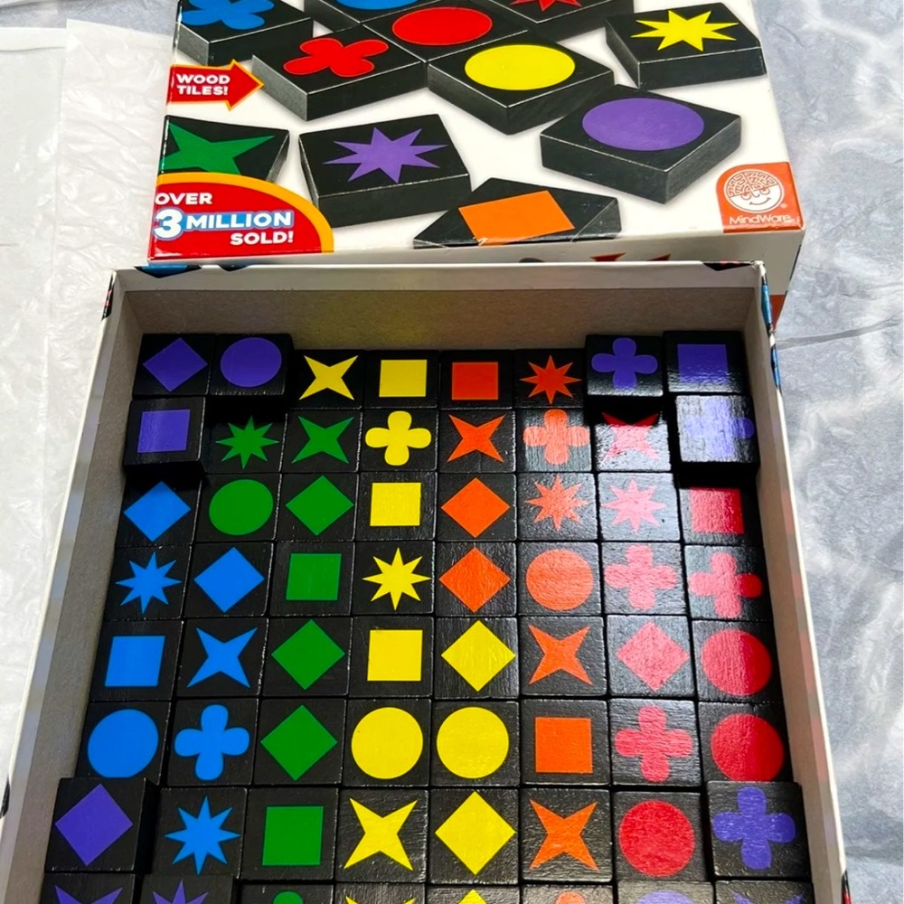 Qwirkle board game